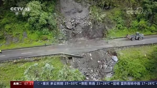 318国道西藏排龙沟路段抢通 恢复通行