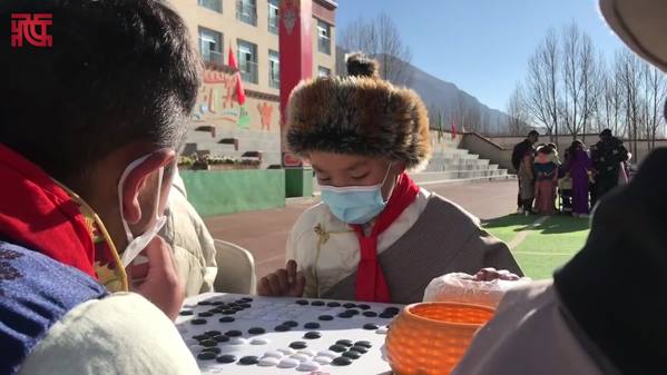 古荣镇中心小学举行藏棋比赛