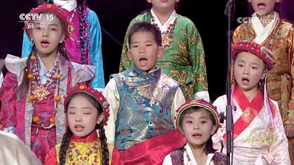 歌曲《珞巴少年》 指挥：格桑平措 合唱：西藏珠峰少年合唱团