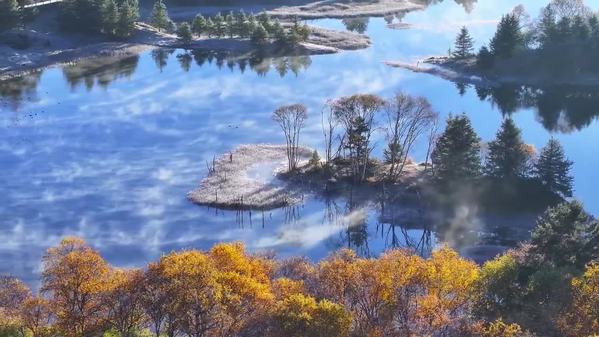 一半秋黄一半冬雪，云南香格里拉秋景限定上新