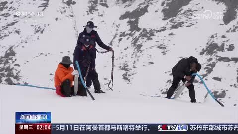 【我国首次海洋性冰川航空探测启动】记者体验：调查作业海拔高 难度大