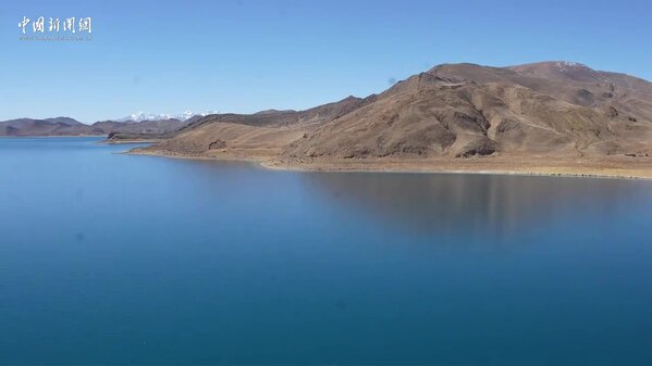 西藏羊卓雍措湖美景如画