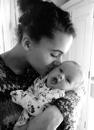 女神!英国辣妈产后练身材 八周恢复腹肌马甲线