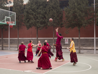 中国藏语系高级佛学院举行藏历新年游艺活动
