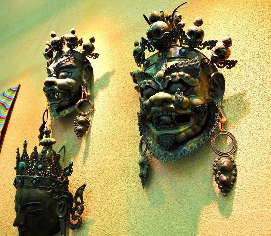 藏博会上的传统非遗手工艺品_文化环保