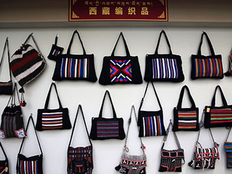 非遗保护成果大展之西藏编织品