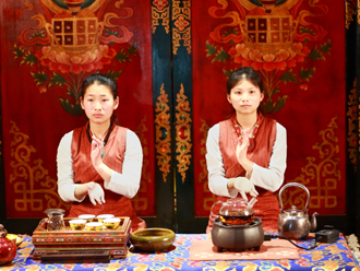 “吉祥茶供”中感受藏文化