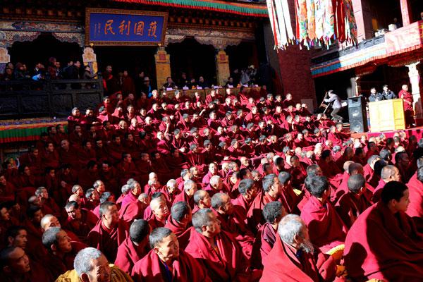 西藏扎什伦布寺隆重庆祝班禅坐床20周年