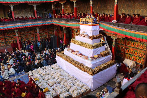 西藏扎什伦布寺隆重庆祝班禅坐床20周年