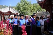 更能打动人心的是这里人们的幸福笑脸——海外华文媒体见证四川藏区群众幸福美丽和谐家园 更能打动人心的是这里人们的幸福笑脸——海外华文媒体见证四川藏区群众幸福美丽和谐家园