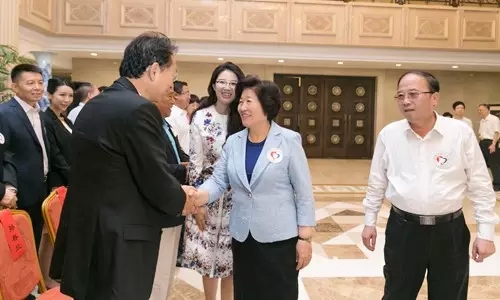 降b调月亮代表我的心曲谱