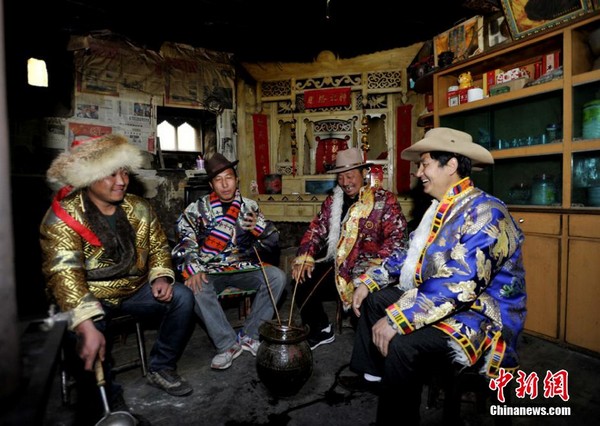 A glimpse of ancient Tibetan village in Sichuan