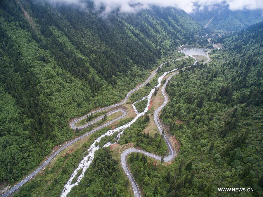  The Dagu glacier scenic spot is the newest tourist spot after the Jiuzhaigou Scenic Area, Huanglong Scenic Area and the Wolong National Nature Reserve in Aba.