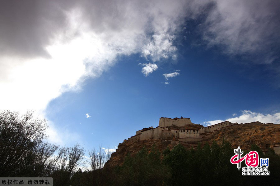 Zongshan Castle in China's Tibet