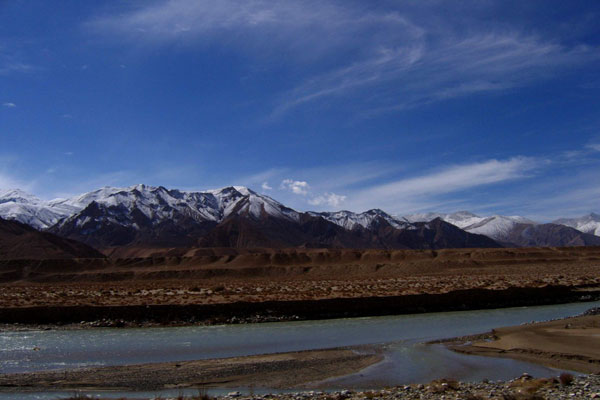 The surrounding environment of the Qinghai-Tibet Railway [Photo/Xinhua]