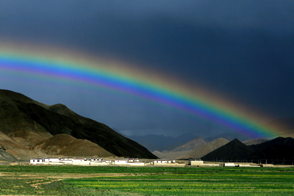 A fantastic view of Ngari Prefecture, photo from China's National Geographic Press.