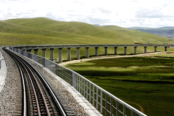 The Qinghai-Tibet Railway, photo from fengniao.com.