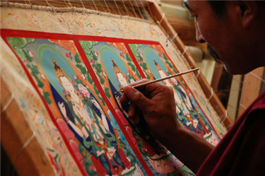 Tibet to keep up building Tibetan-Qiang-Yi ethnic cultural industry corridor