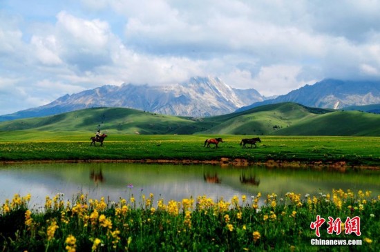 Tourism boosts development of Ganzi Tibetan Autonomous Prefecture