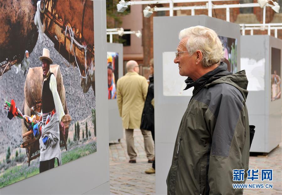 Latvian photojournalist's exhibition on Tibet opens in Riga