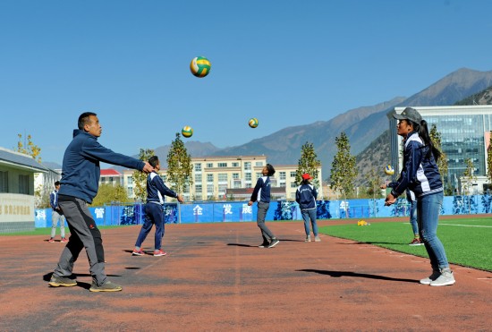  'Group Form' education aid-Tibet in Nyingchi   