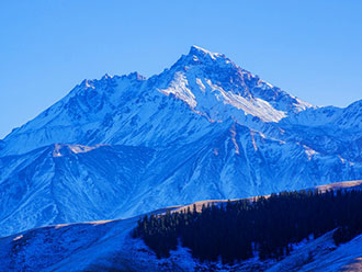 天境祁连雪景如画