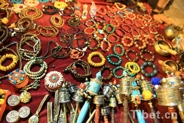 Changes in Tibetan New Year shopping