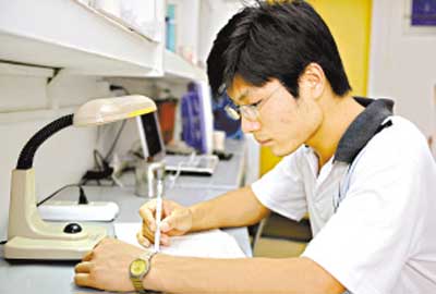 赵传宇:当代大学生的楷模中国梦实践者央视网