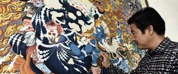 Regong art industry enriches local people