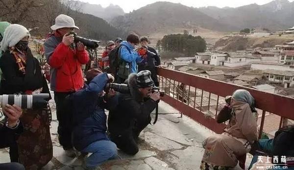 到西藏旅游拍照时：请尊重藏族文化风俗