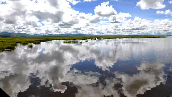 Photo shows the Zogye Lake.