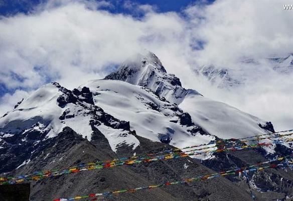 14 mountaineering amateurs to summit Mt. Qomolangma