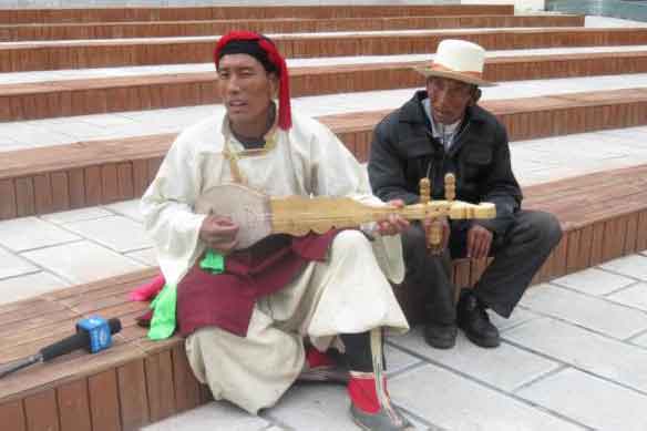 Mysterious three-stringed dance: A Tibetan folk art  