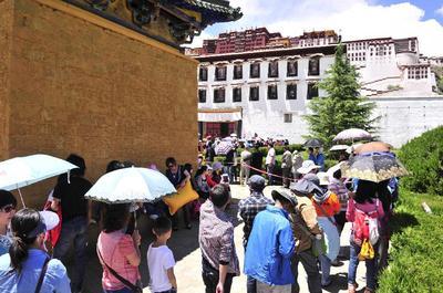  More than 560,000 tourists expected to visit Tibet in the first quarter