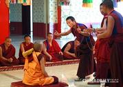 藏传佛教高僧在北京：学习汉语计算机 痛斥假活佛行骗