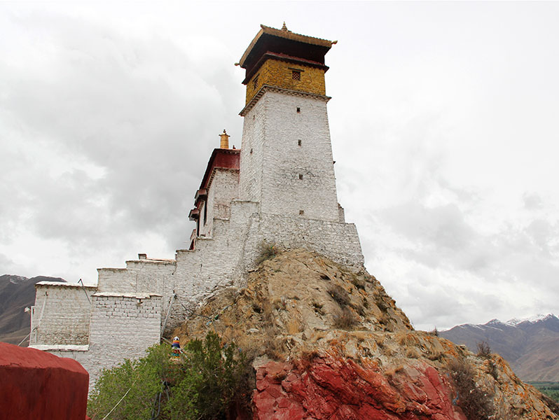 西藏第一座宫殿—雍布拉康