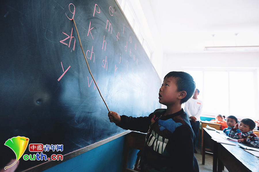 甘南藏区 一个人撑起一所学校_校园话题