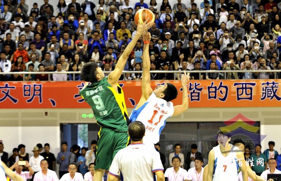 Men’s basketball team welcomes first NBL game of the season in Lhasa