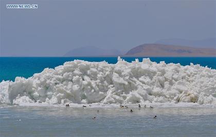 Scenery of Lake Namtso in China's Tibet