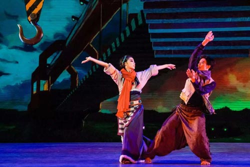 The Tibetan song and dance play Realizing Dreams to tour