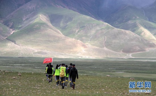 Tibet holds high altitude youth mountaineering summer camp