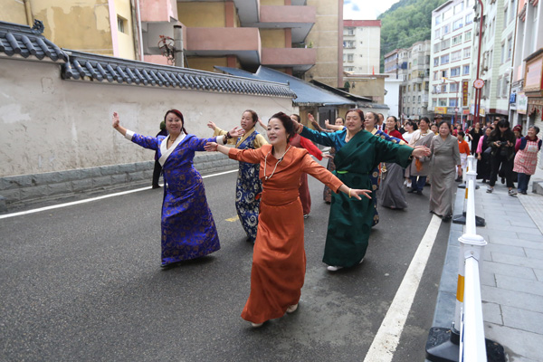 解读藏式婚礼之服饰器物篇