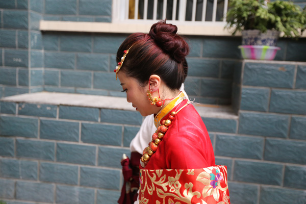 解读藏式婚礼之服饰器物篇