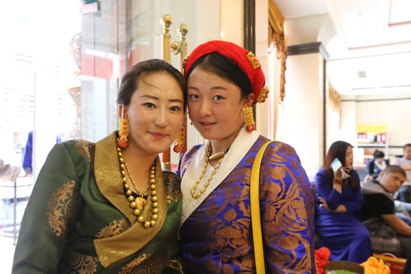 解读藏式婚礼之服饰器物篇