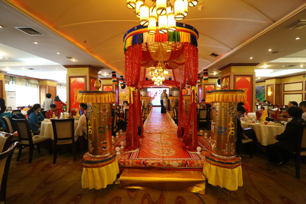 解读藏式婚礼之服饰器物篇