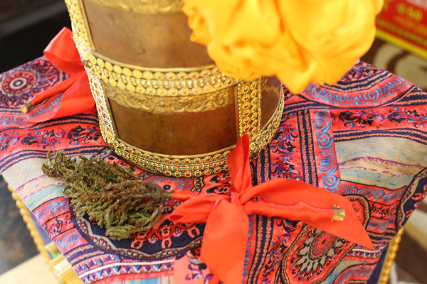 解读藏式婚礼之服饰器物篇