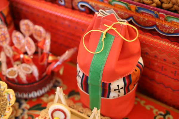 解读藏式婚礼之服饰器物篇