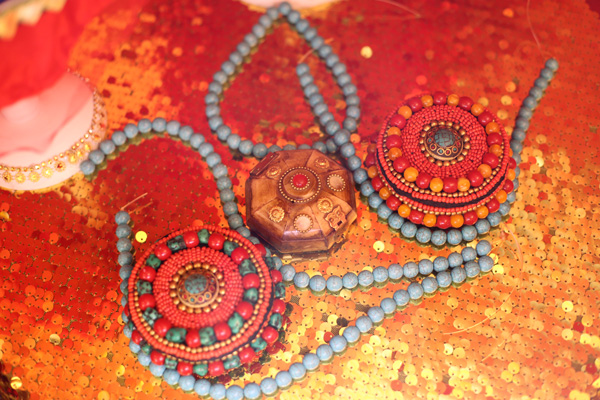 解读藏式婚礼之服饰器物篇