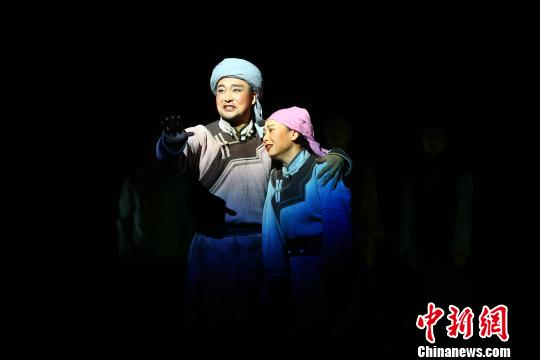 大型秦腔现代戏《尕布龙》西宁首演_藏区新闻