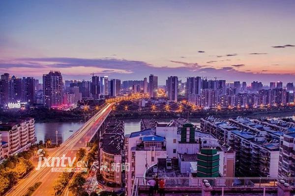 【网络媒体走转改】守望:你在长征路上 我为你